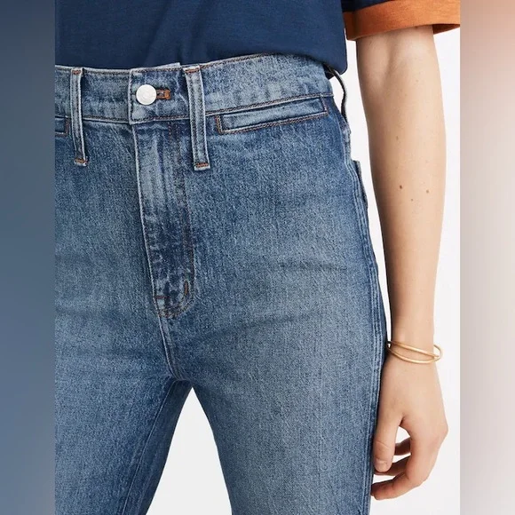 Madewell 11” High-Rise Flare Jeans - Size 27 - Picture 3 of 12